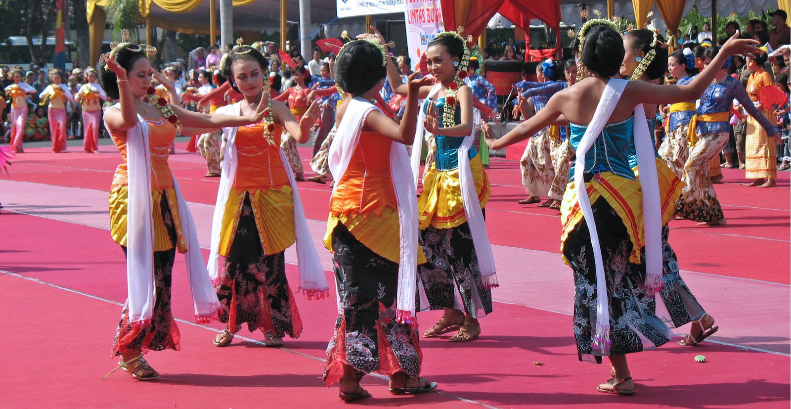 Gambyong, traditional dance