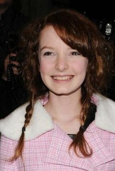 Dakota Blue Richards Teen Hairstyle