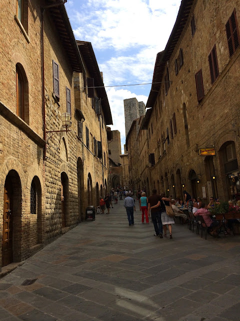 San-Gimignano-Tuscany-Glam-Italia-Tour-03