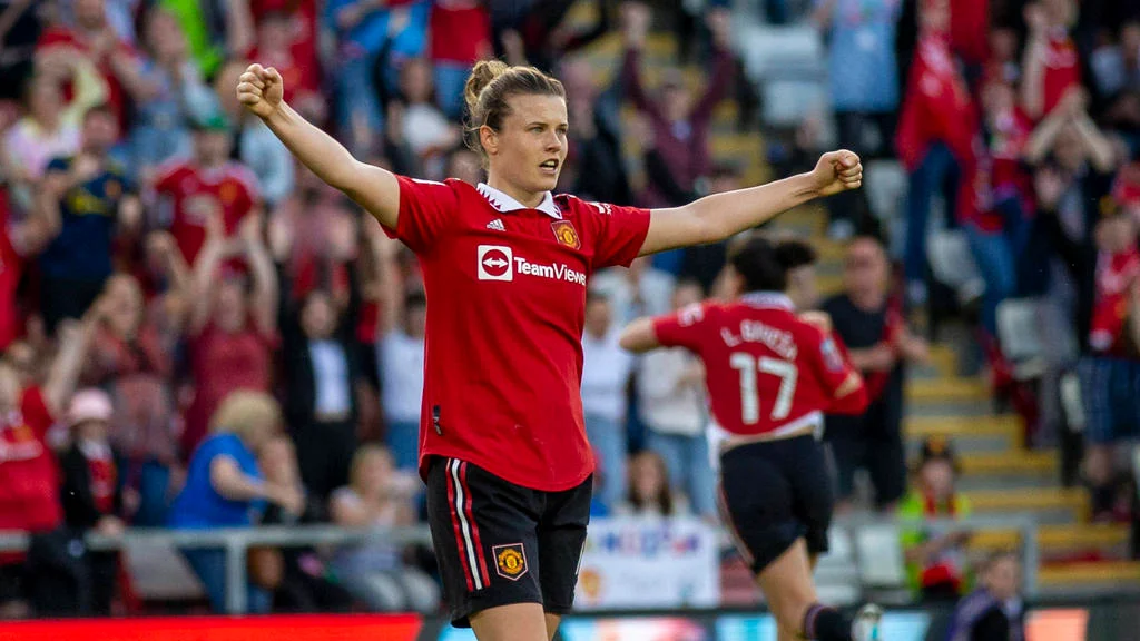 Man United push English women's title to wire after derby win