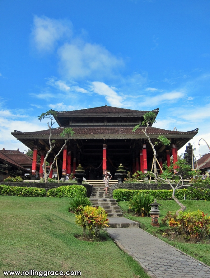 tanah lot temple