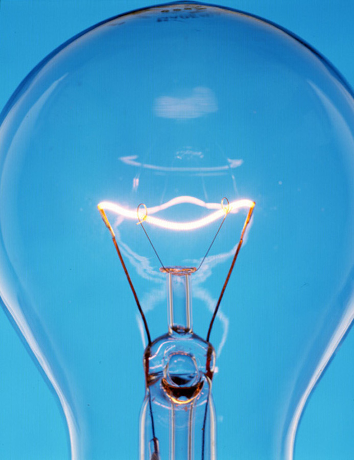 Many US consumers are still in the dark about the upcoming light bulb switch