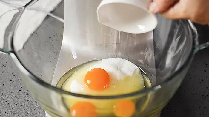 Mix egg and sugar