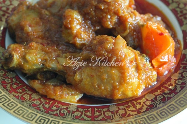 Azie Kitchen: Ayam Masak Merah Yang Paling Best