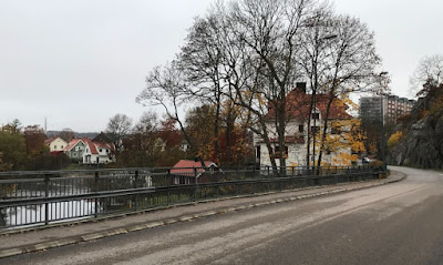 Bild på Fribergs villa med Bäveån till vänster