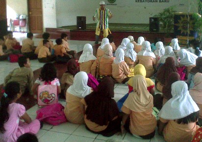 Dongeng Kak Awam: Dongeng di SD Muhammadiyah 5