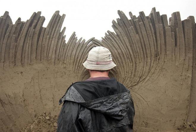 Sand Sculpture Art Work - Sculptures Working on his Creation...