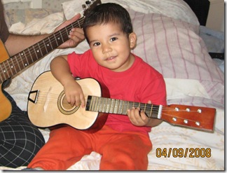 080904 Thu Haciendo musica con Tatu (2)