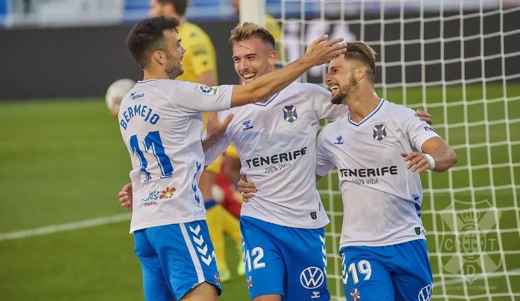 Les joueurs de Tenerife célébrant un but contre Alcorcon