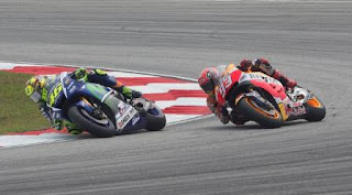 Rossi vs Marquez MotoGP Malaysia 2015