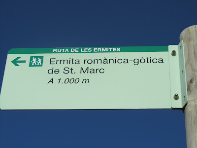 SERRA DEL MONTMELL (II) - rètol en direcció a l'ermita de Sant Marc - Vall de Sant Marc - Montmell