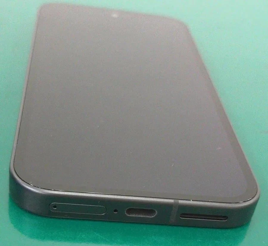 صور مسربة تكشف عن مظهر Pixel 9a القادم