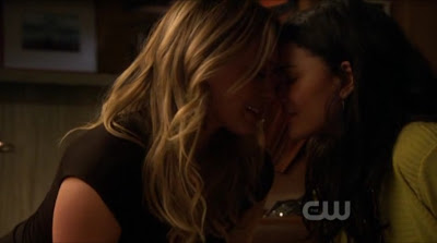 Gossip Girl Lesbian scene, Hilary Duff and Jessica Szohr Lesbian Kiss