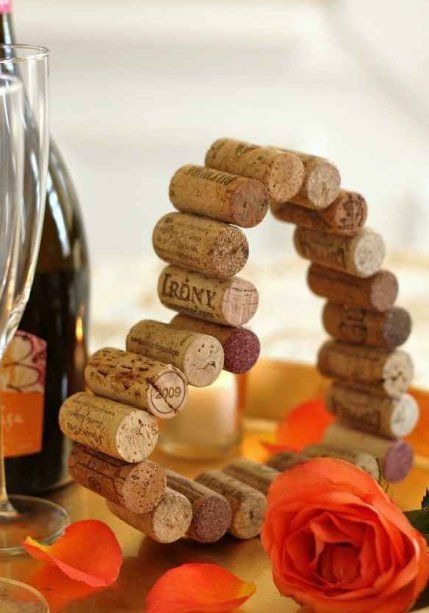 Easy crafts with wine stoppers