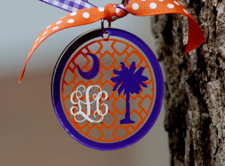 http://honeybeelanedesigns.com/item_148/Acrylic-Monogrammed-Keychain.htm