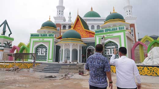 Ansar Ahmad Tinjau Lokasi Pembukaan Mtq Di Masjid Agung Baitul Ma'mur Tarempa