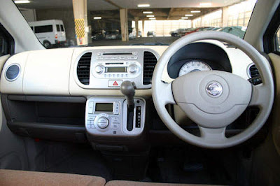 nissan moco interior