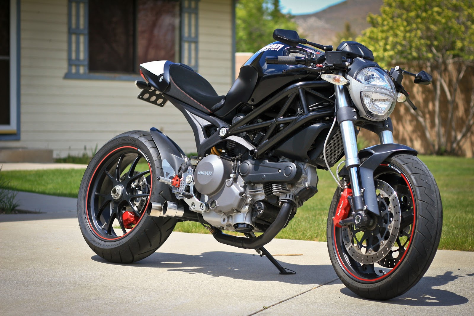 motographite: DUCATI MONSTER 696 