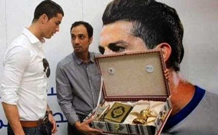 Cristiano Ronaldo Kagum Melihat Alqur'an