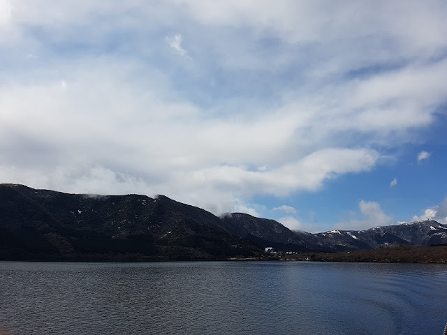 hakone lake ashi sightseeing cruise