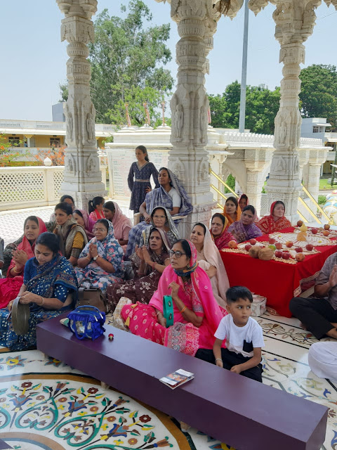 On the occasion of Chaitra Sud Purnima, the group members worshipped the Lord