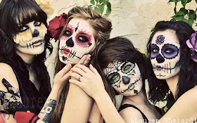 várias meninas com maquiagem sugar skull ou caveira mexicana