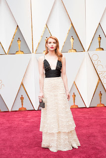 emma roberts oscar kirmizi hali