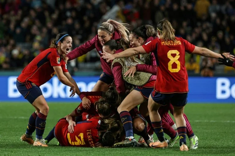 Carmona's late strike takes Spain into maiden Women's World Cup final