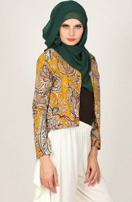 Fashion casual hijab atasan batik untuk hari raya