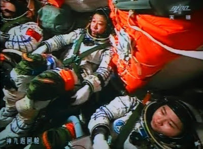 Kembalinya Astronot Perempuan pertama ke Bumi