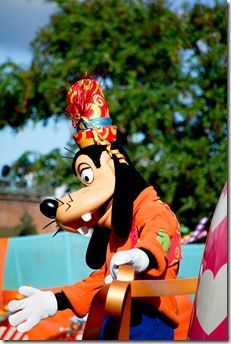 parade goofy (1 of 1)