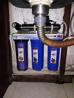 máy lọc nước bỏ dưới gầm bàn hoặc kệ bếp phù hợp cho căn hộ chung cư