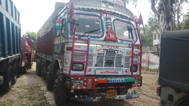 भाजपा ओबीसी मोर्चा के मंडल अध्यक्ष आनंद प्रकाश कमलापुरी के आढ़त से  एक ट्रक चावल  जब्त - Nagar-