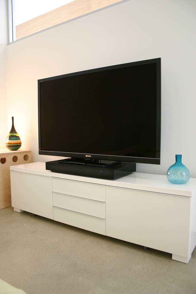 Tatami House: Master Bedroom Entertainment Center