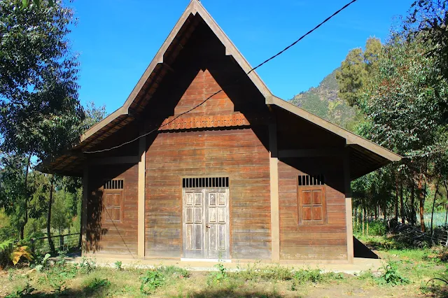 Rumah Adat Suku Tengger