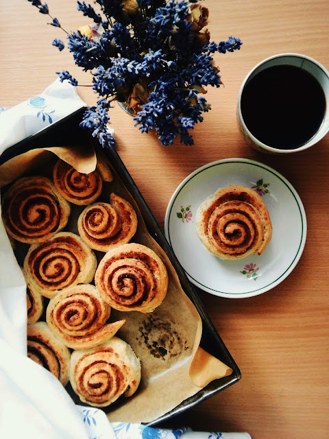 wegańskie bułeczki z cynamonem drożdżówki vegan cinnamon rolls vegan muffin