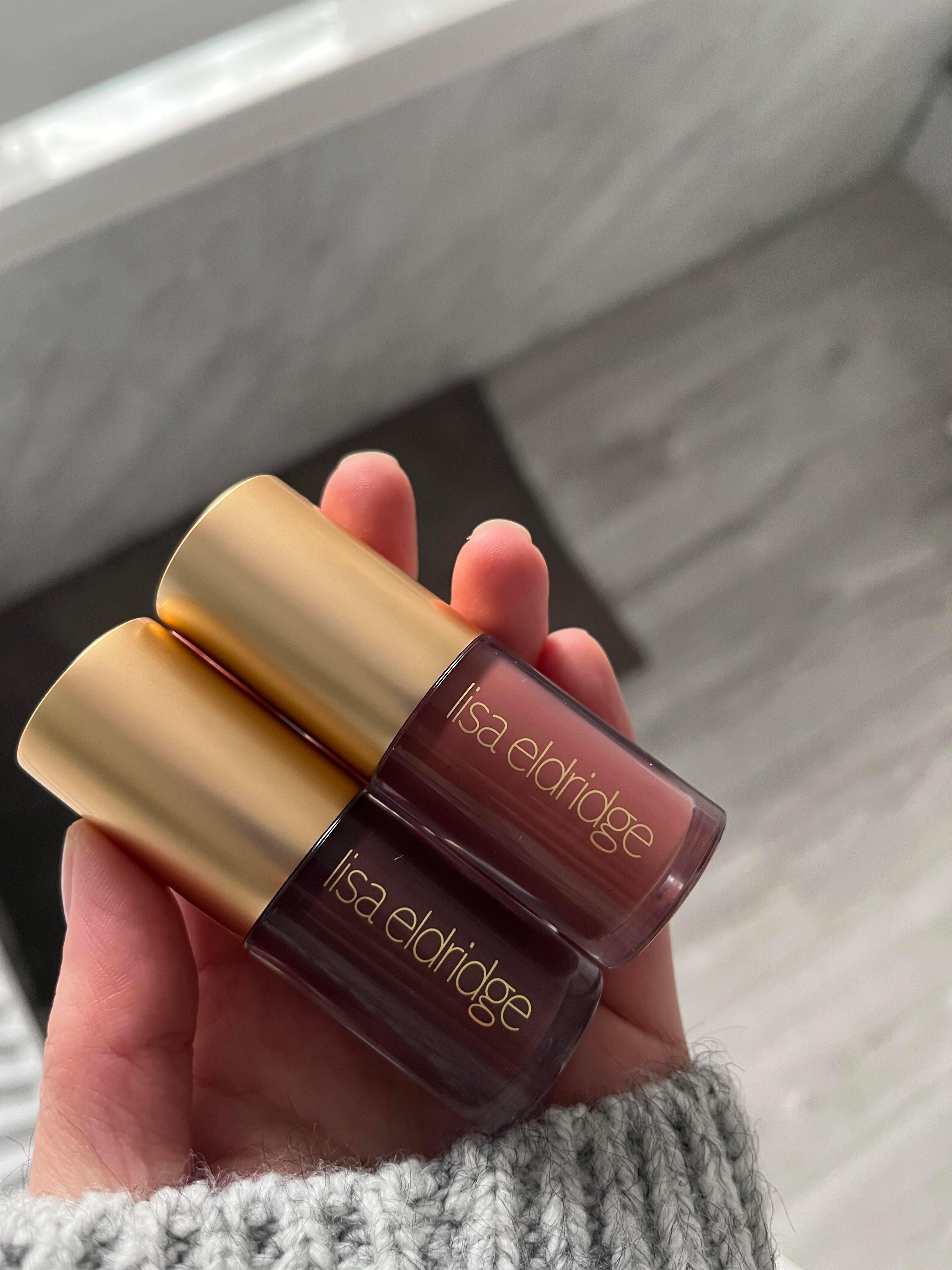 Lisa Eldridge Gloss Embrace Lip Gloss in Sorcery & Decade | Review & Swatches