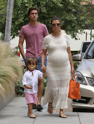 kourtney kardashian pics 2012