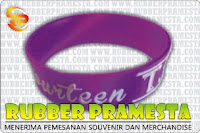 GELANG KARET DISTRO | GELANG KARET CUSTOM | GELANG KARET TORETTO | GELANG KARET HURUF TIMBUL | GELANG KARET EMBOSS | GELANG KARET DISTRO MEDAN