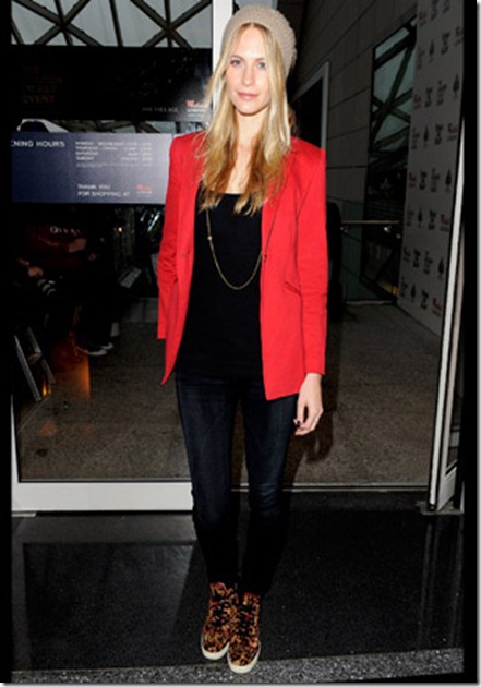 Celebrity_Trends_Sneakers_2011_01 Celebrity_Trends_Sneakers_2011_01