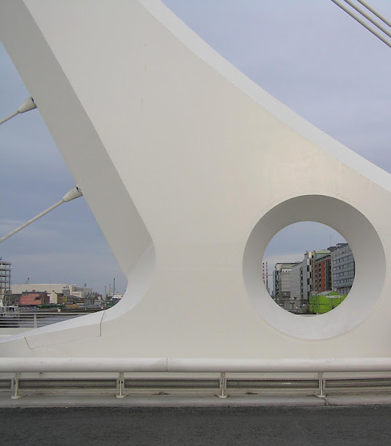 Samuel Beckett Bridge  / Author: E.V.Pita / http://evpita.blogspot.com