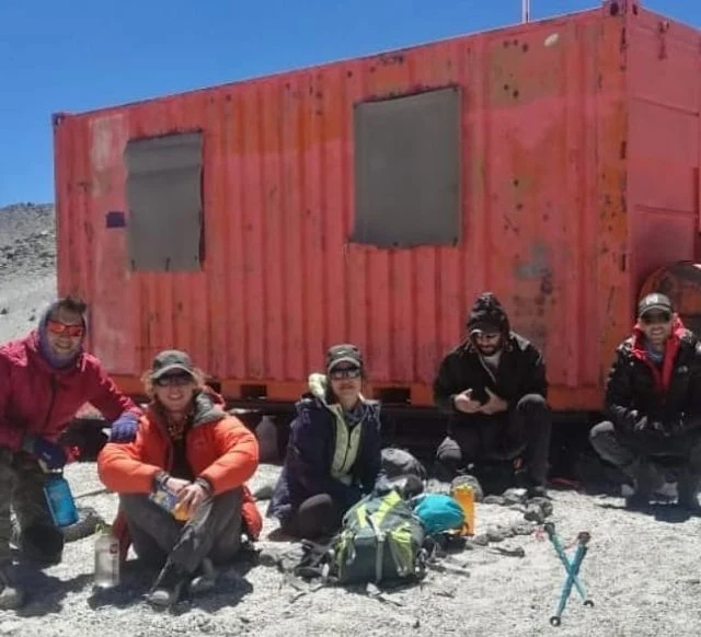 Ismael Valderas Flores, Rutchen Ploch, Charlie Muñoz, Rodrigo Vásquez y Francisco Pérez en Refugio Tejos