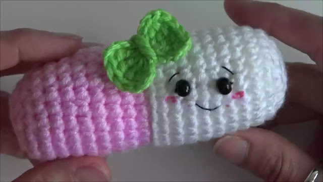 COMO TEJER UN TIERNO AMIGURUMI  Capsula de la Felicidad a Crochet