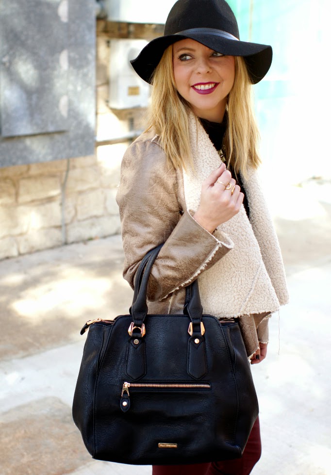 can I wear a black floppy hat in the winter 