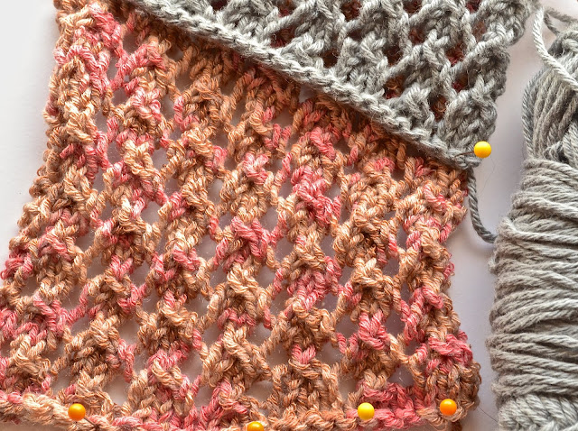 Trellis Lace Knit Stitch (Yarns: Stylecraft Kontiki - grey and Patons UK Vintage - pink)