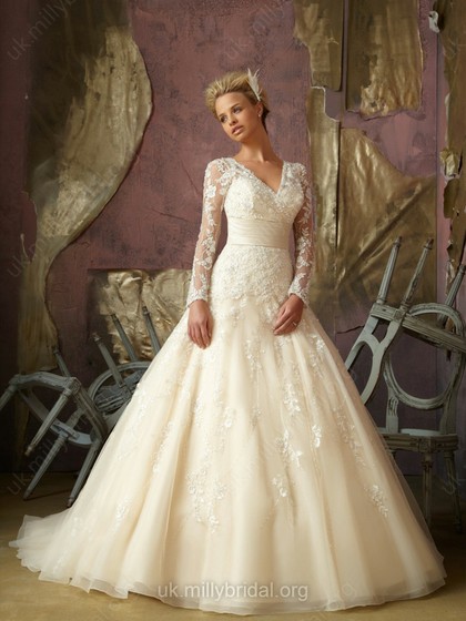 ivory wedding dress