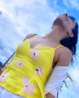 Andrea Jeremiah Holiday Photos web.filmyfi.com