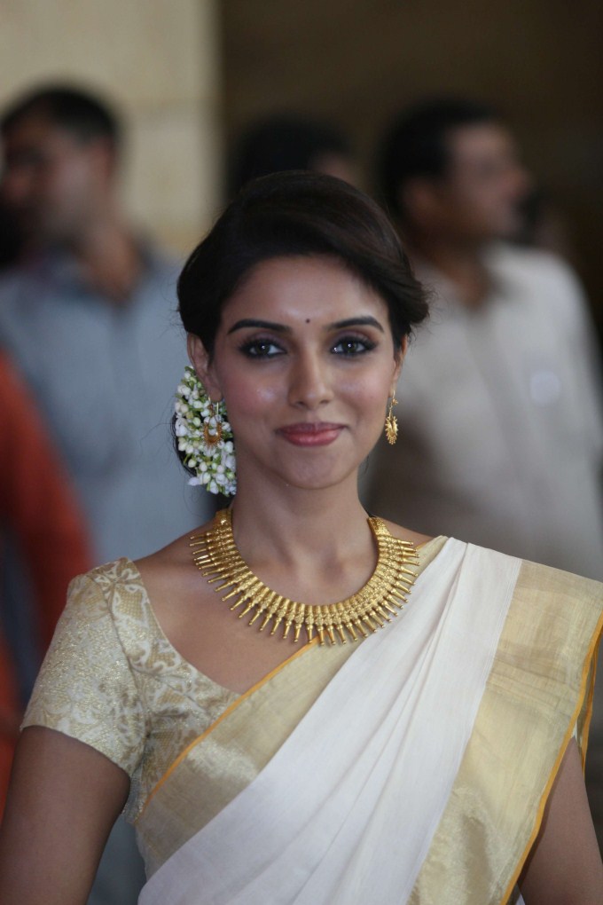 Actress Asin wearing Kerala Traditional Saree Cute Beautiful Stills at 