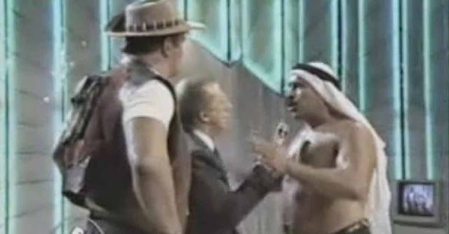 Mike Bongiorno viene colpito da Iron Sheik