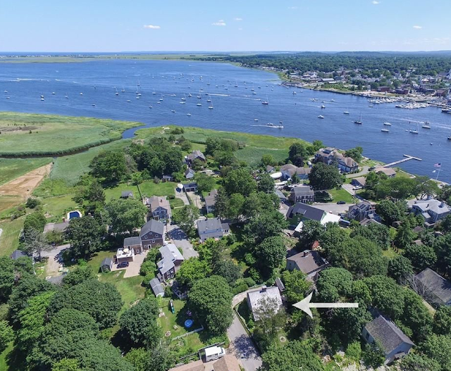 Sundays by the shore-Ring Island, Ma-1680 Saltbox Home-From My Front Porch To Yours